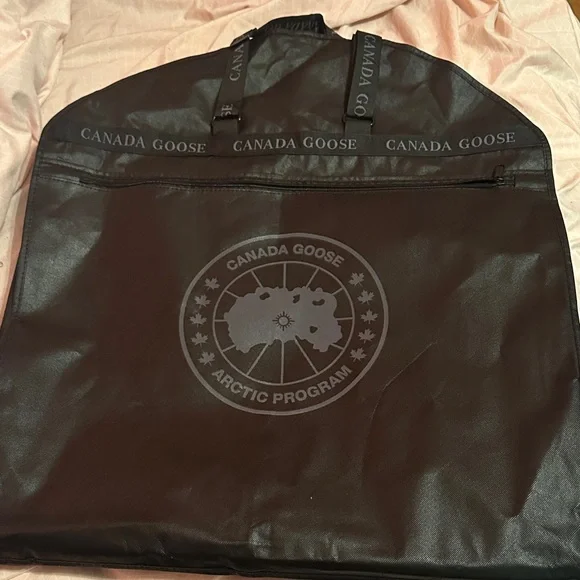 Men's Canada Goose Jacket - Picture 10 of 10
